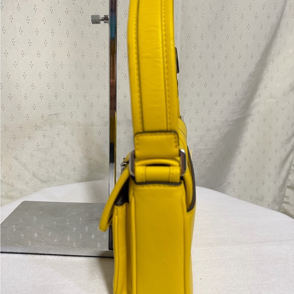 Michael Kors MICHAEL MICHAEL KORS
Colby Medium Leather Shoulder Bag - Picture 4 of 16